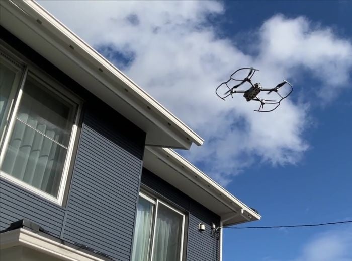 敷地内でドローンを飛行