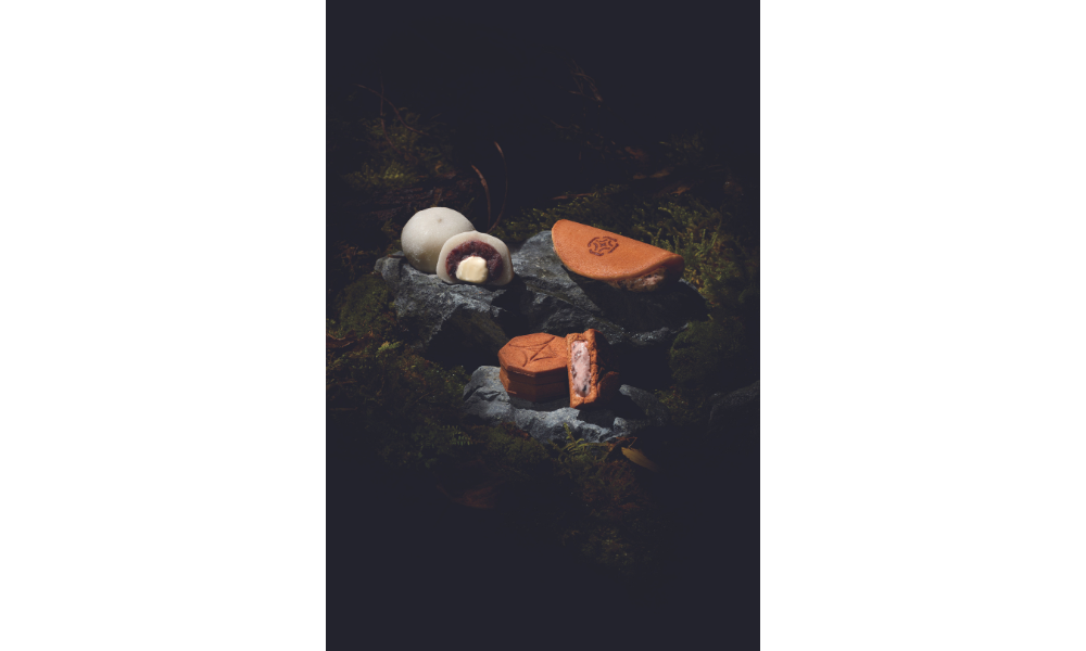 八 by PRESSBUTTERSAND