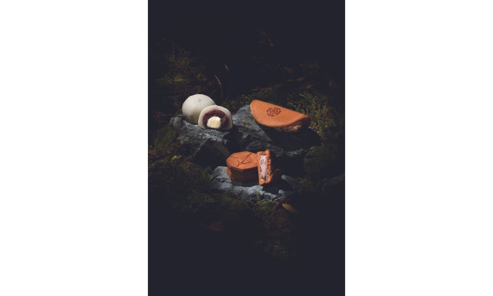 八 by PRESSBUTTERSAND