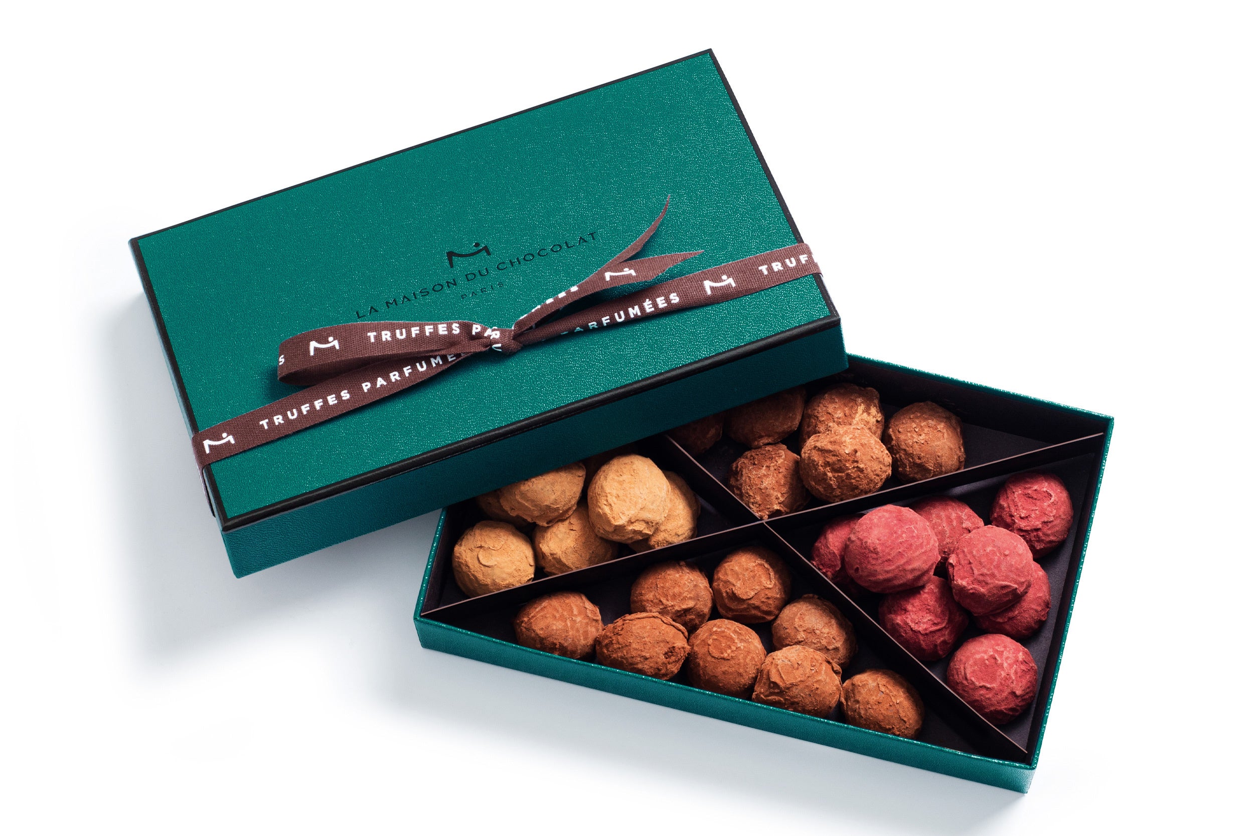 ■トリュフ パルフメ　濃厚でとろけるようなトリュフのカシス風味、キャラメル風味、プレーンの3種の詰合せ。