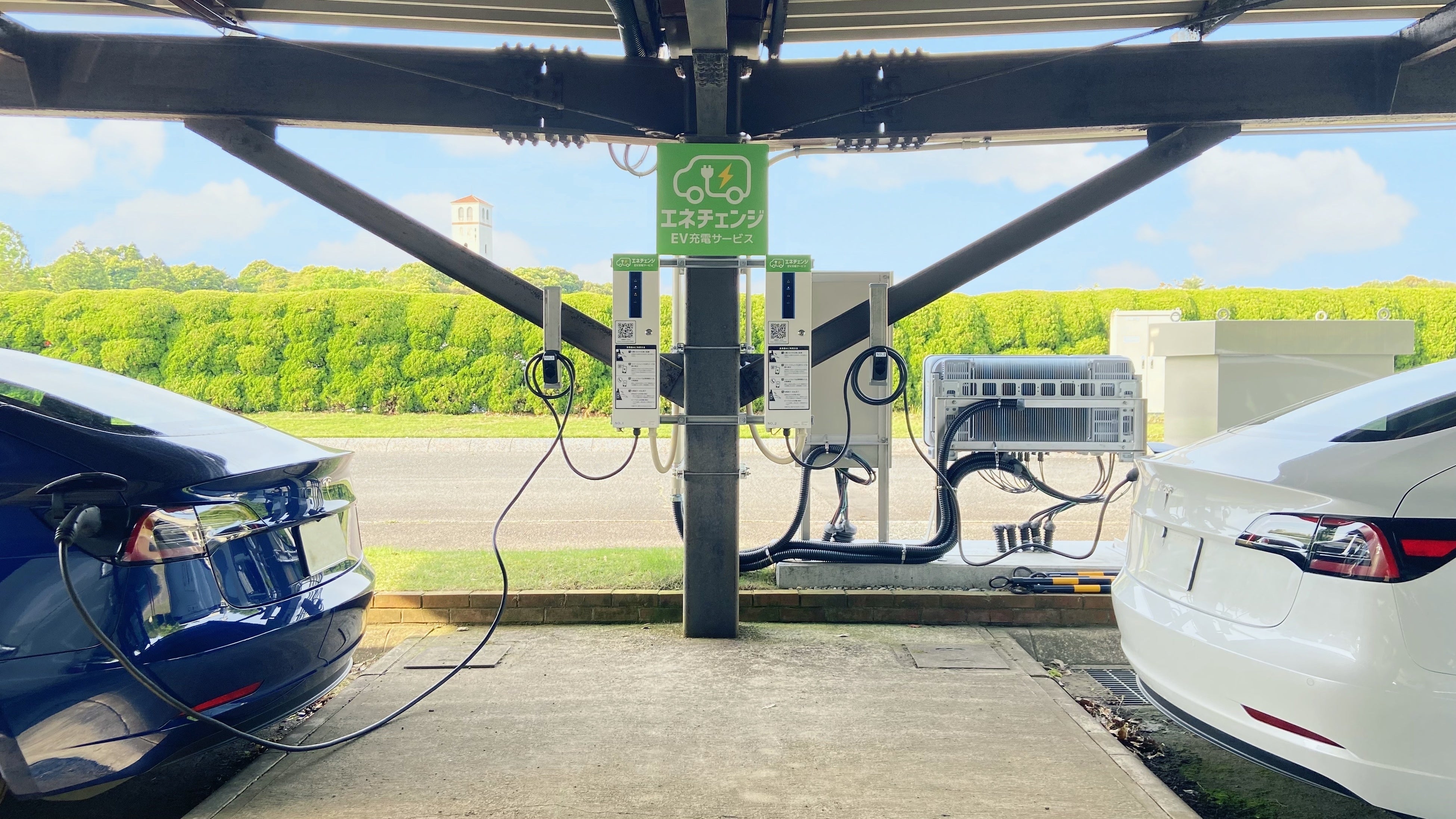 米原ゴルフ倶楽部に設置されたエネチェンジEV充電サービスの充電スタンド