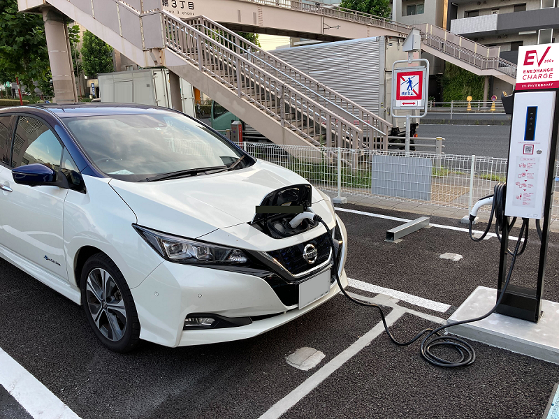 東京都港区の「エコロパーク高輪第8」に設置されたエネチェンジEVチャージ