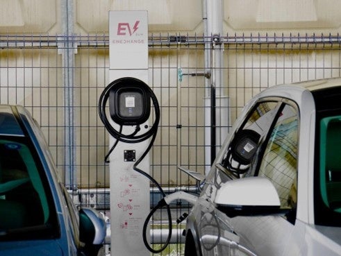 高さ制限のある駐車場に対応可能なチャージ2ショートスタンド