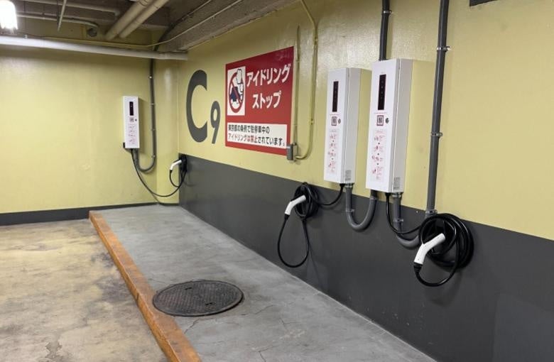 場所を取らずに設置可能な壁掛けタイプのEV充電エネチェンジ（チャージ１）