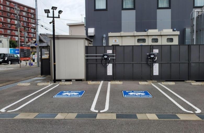 アパホテル〈茨城古河駅前〉に設置されたEV充電エネチェンジ