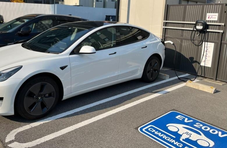 アパホテル〈茨城古河駅前〉に設置されたEV充電エネチェンジ