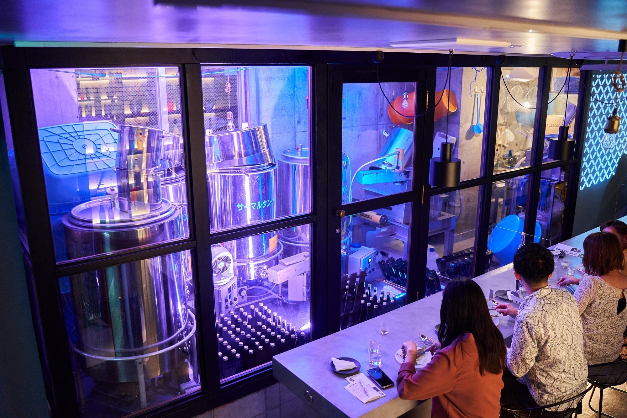 東京・三軒茶屋の醸造所併設ペアリングレストラン「WAKAZE TOKYO」