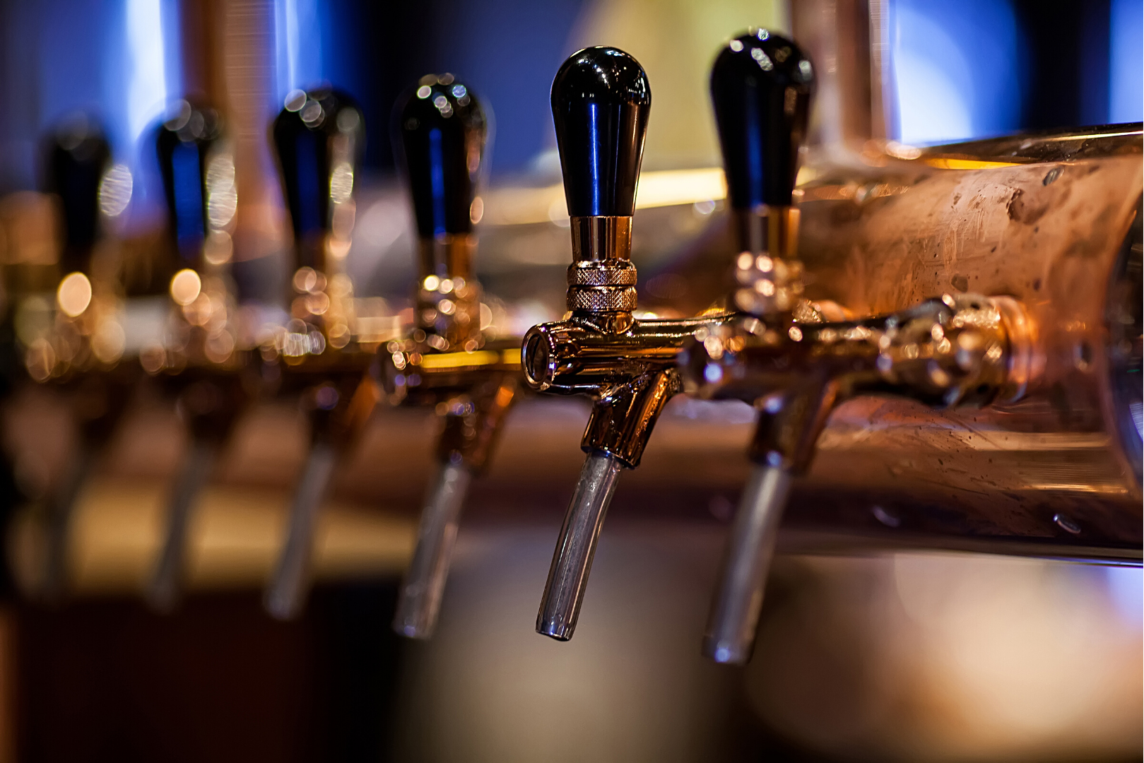 生酒を注ぐSAKEタップ