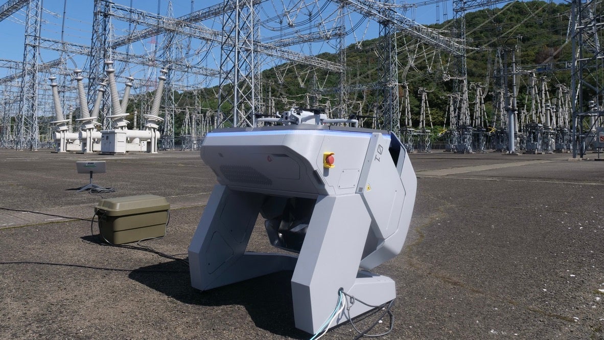 自動充電ポート付きドローン「Skydio Dock for X10」を活用した変電所の自動巡視点検を実証 | KDDIスマートドローン株式会社のプレスリリース