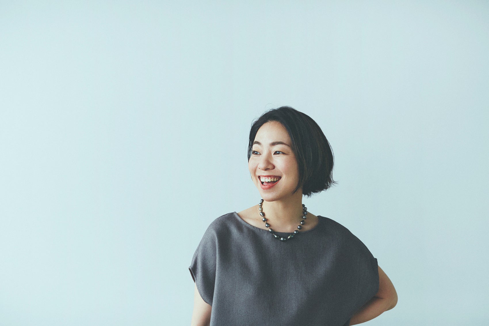 川良咲子：「FRaU」「with」を経て、2015年に「mi-mollet」へ。2019年7月に mi-mollet編集長に就任。2022年1月より国家資格キャリアコンサルタント。2022年6月よりmi-mollet事業部長に就任。