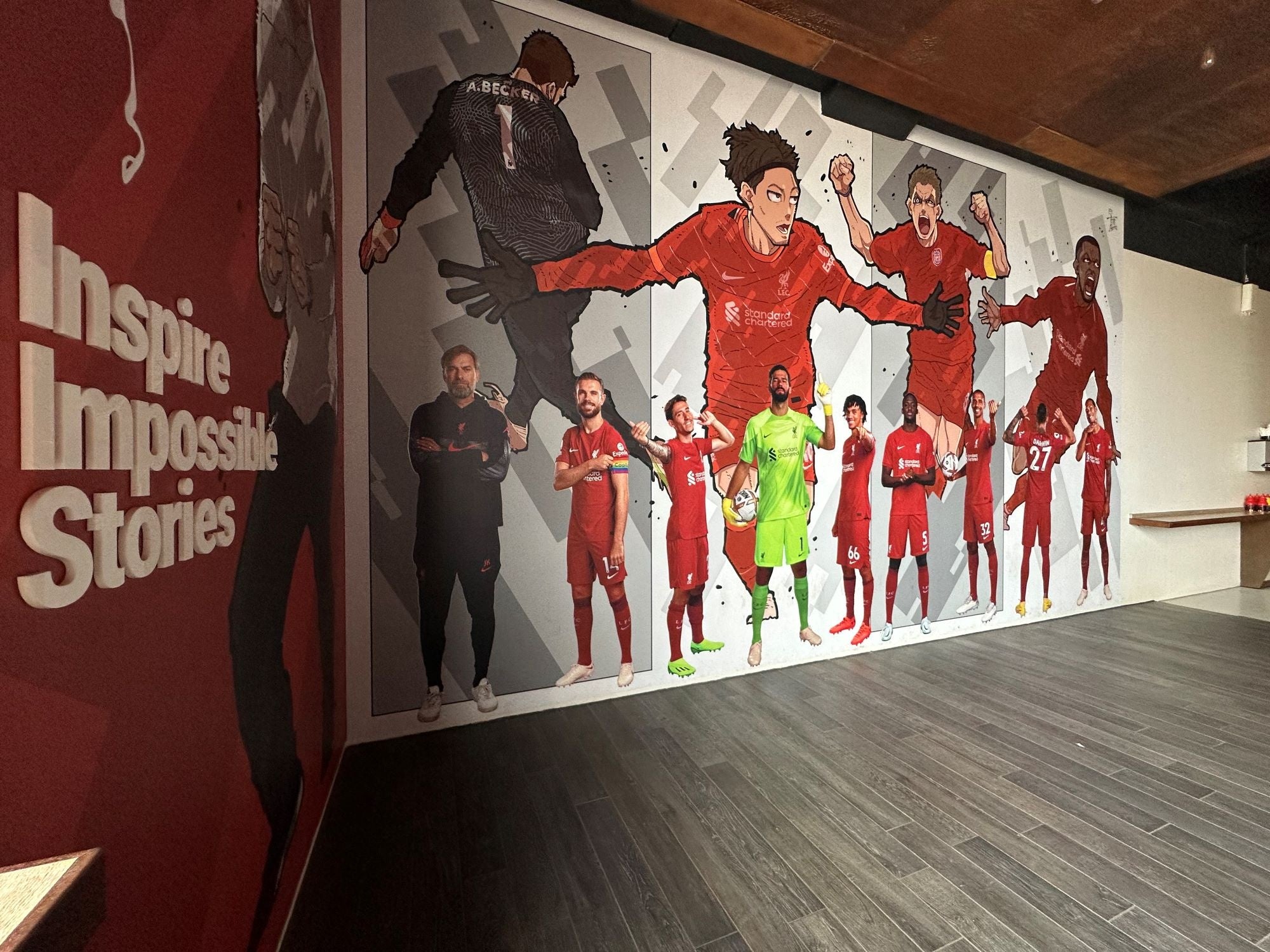 本拠地スタジアムのアンフィールドの講談社コーナー