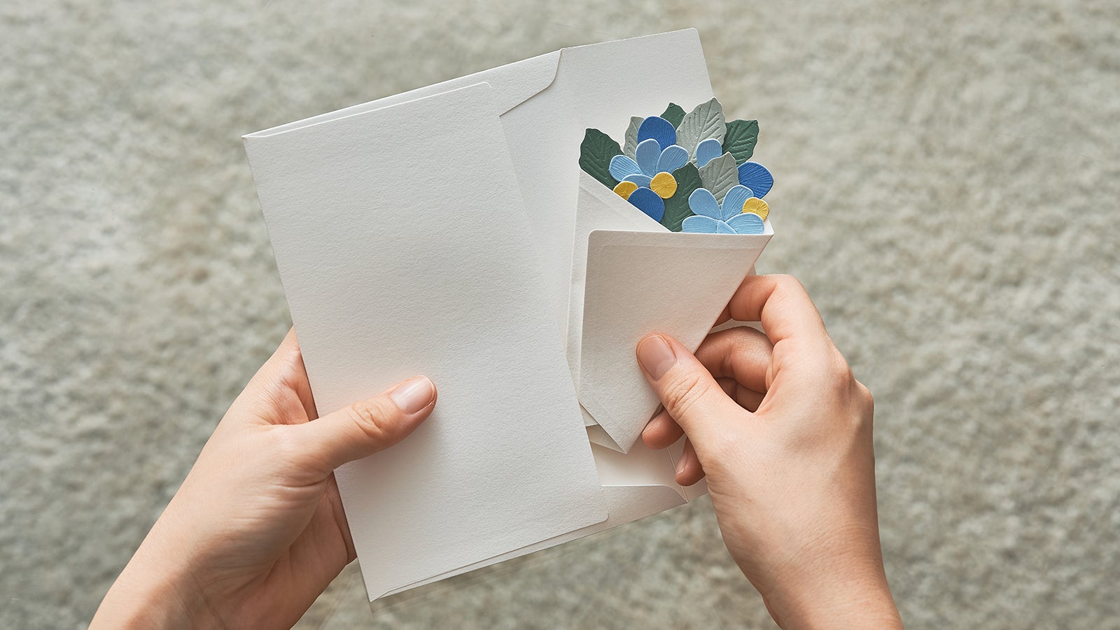 贈る気持ちを、花束のかたちに。意匠技術「凹凸シール」でつくる花束 贈る気持ちを、花束のかたちに。意匠技術「凹凸シール」でつくる花束