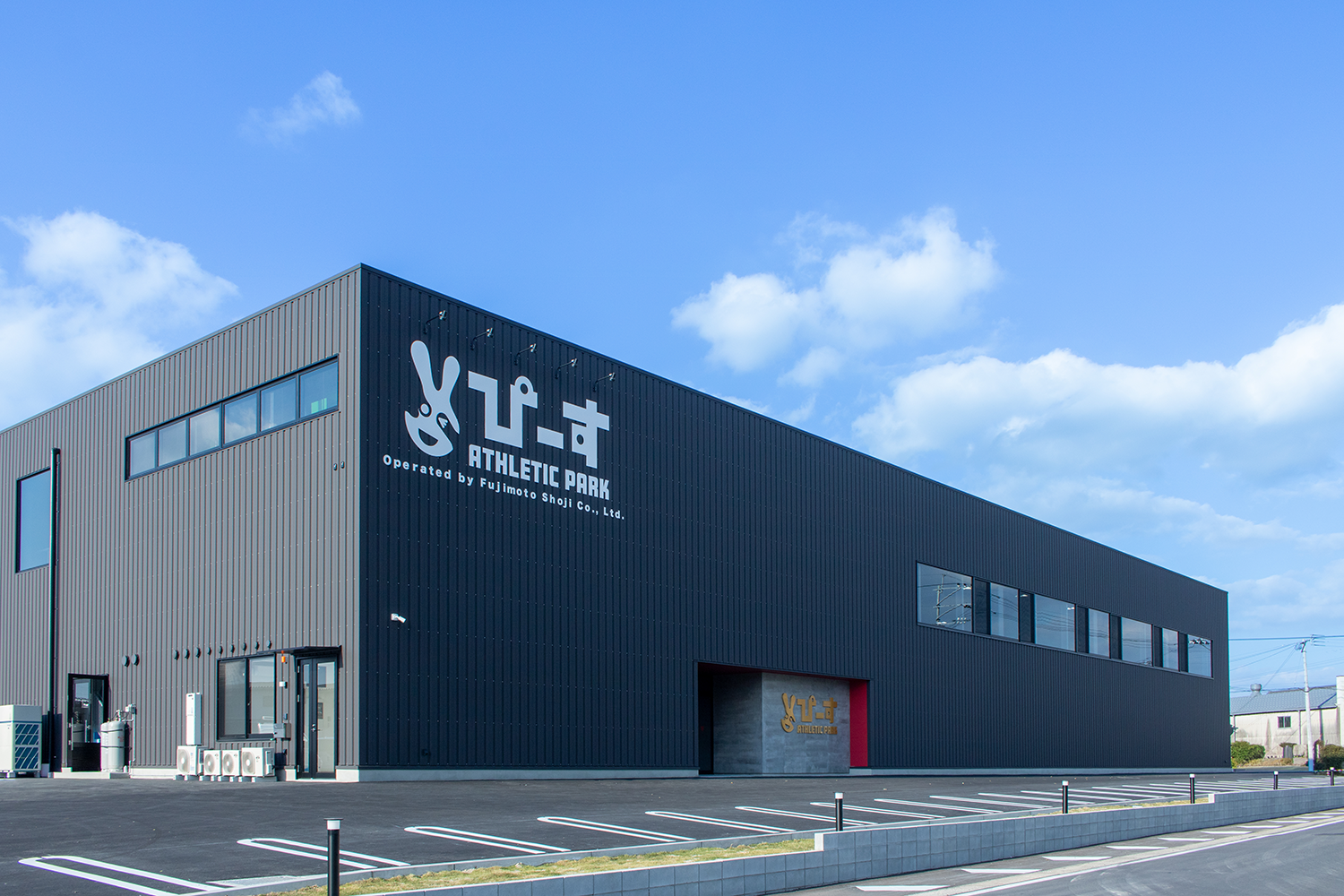 熊本に“みんなで跳んで、登って、笑う”屋内アスレチック誕生！