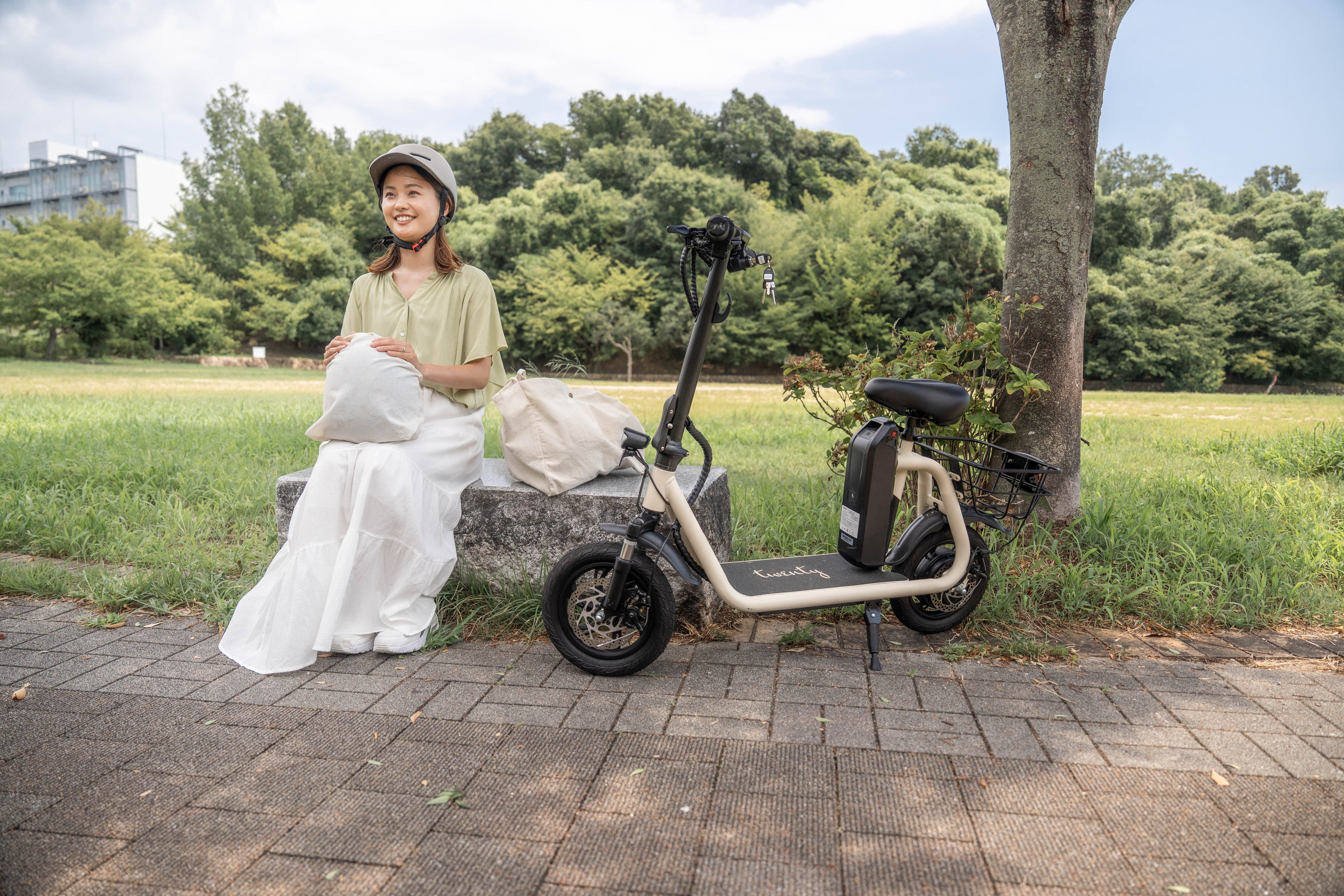 先行販売】坂道もスイスイ登れる、免許不要の特定小型原付「twenty