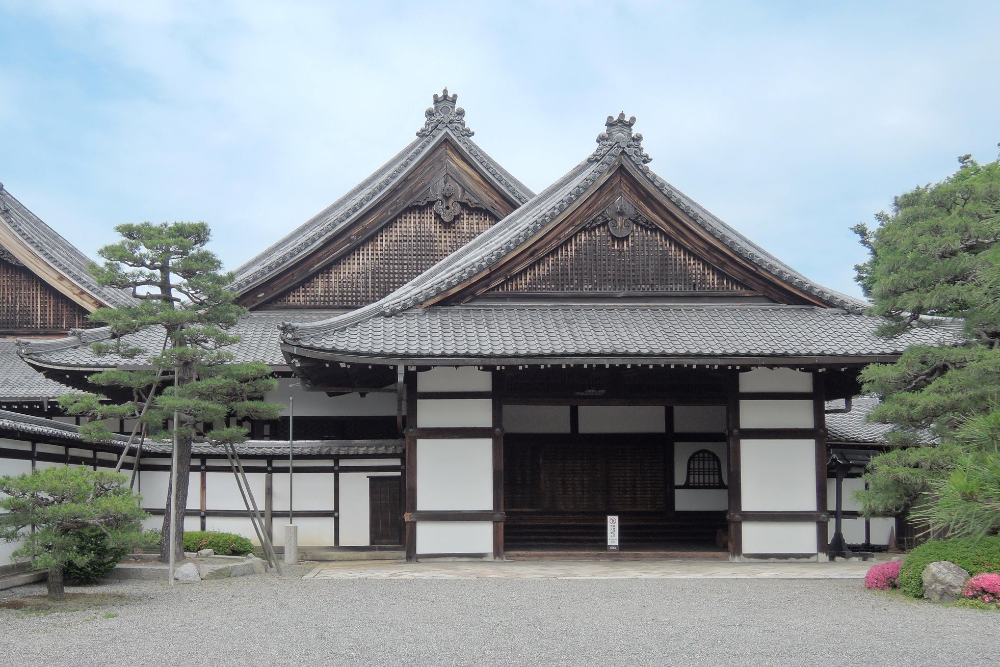 【11月23・24日】京都・東本願寺で初の「報恩講特別参拝ツアー」開催!タイの高級ホテルによる特別な精進料理や、能舞台での雅楽を堪能