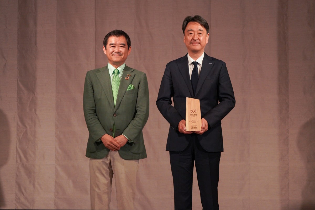 アステリア　代表取締役社長　平野 洋一郎（左）と当社　代表取締役社長（パナソニック ホールディングス株式会社　執行役員　グループCIO）　玉置 肇（右）