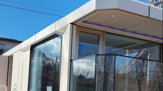 富士天嘉、2025年に初披露したNEO-Qを振り返る 東京アウトドア展示会で示した短工期・低コスト・高付加価値宿泊施設の可能性 富士天嘉、2025年に初披露したNEO-Qを振り返る 東京アウトドア展示会で示した短工期・低コスト・高付加価値宿泊施設の可能性