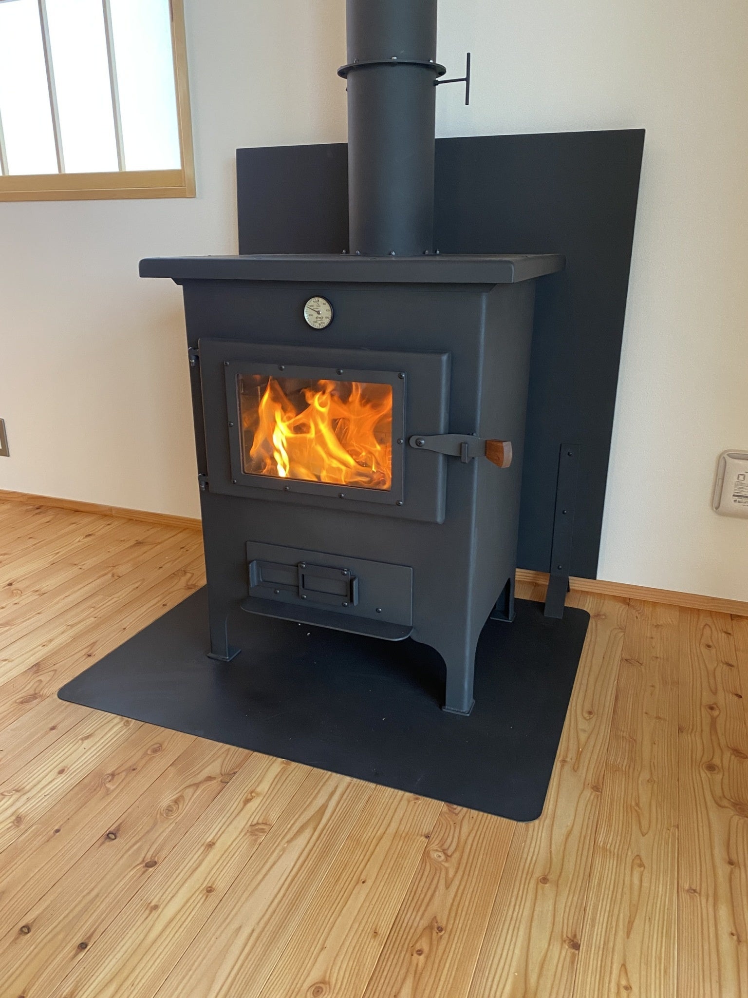 相模原市】世界最小クラスの薪ストーブ「Dr.Craft」販売開始