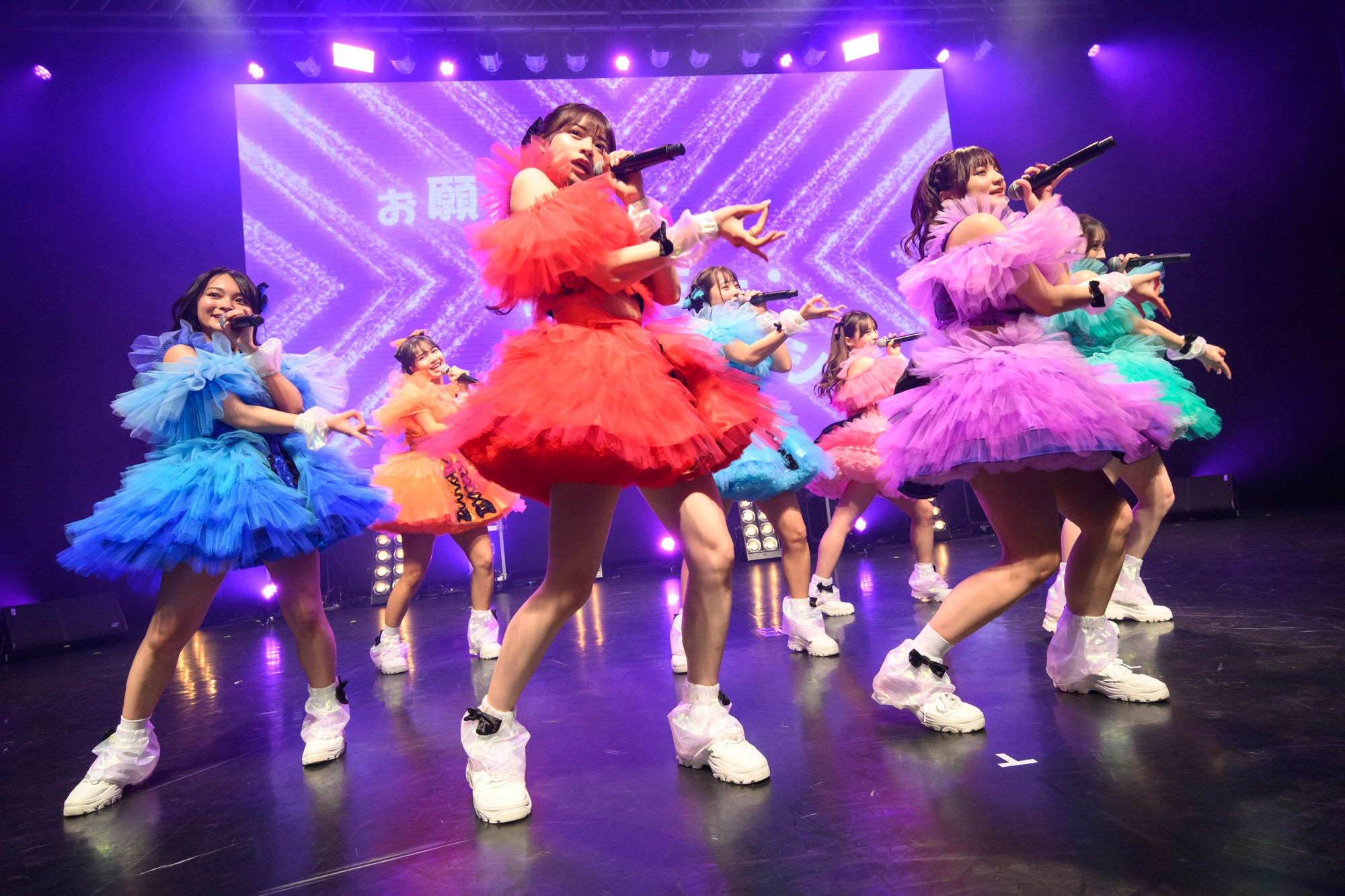 アイドル . 話題の新星アイドル・CANDY TUNEが初パフォーマンス！FRURTS