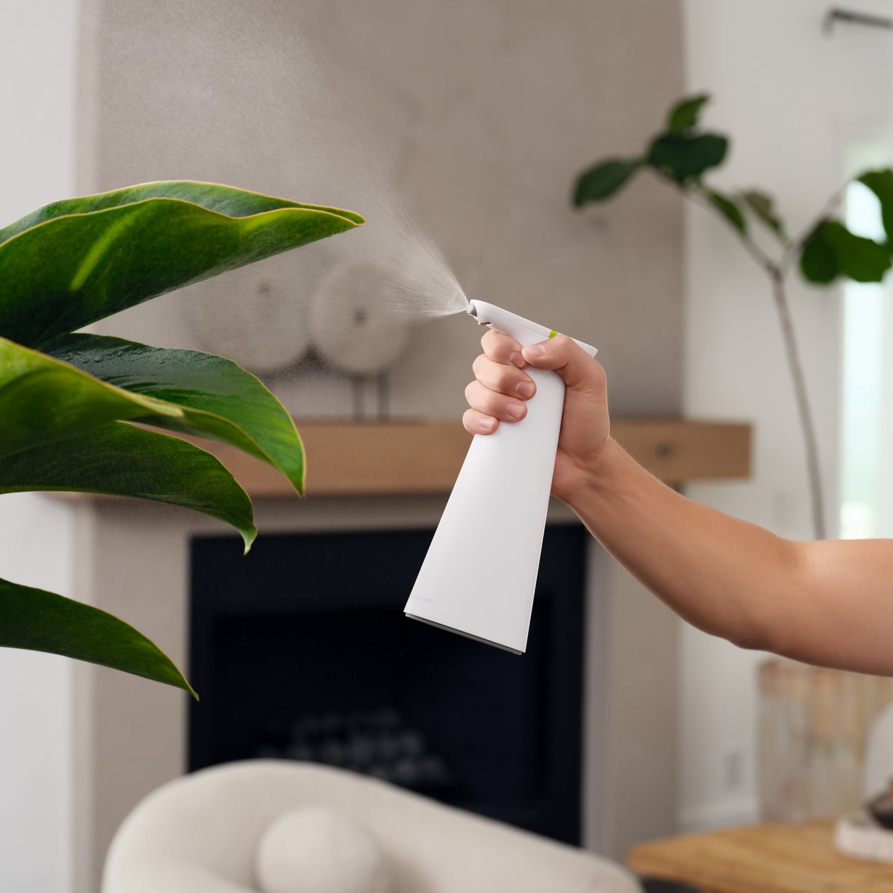 Simplehuman 日本未発売カラーのセンサーミラーを数量限定で販売。新 Simplehuman 日本未発売カラーのセンサーミラーを数量限定で販売。新