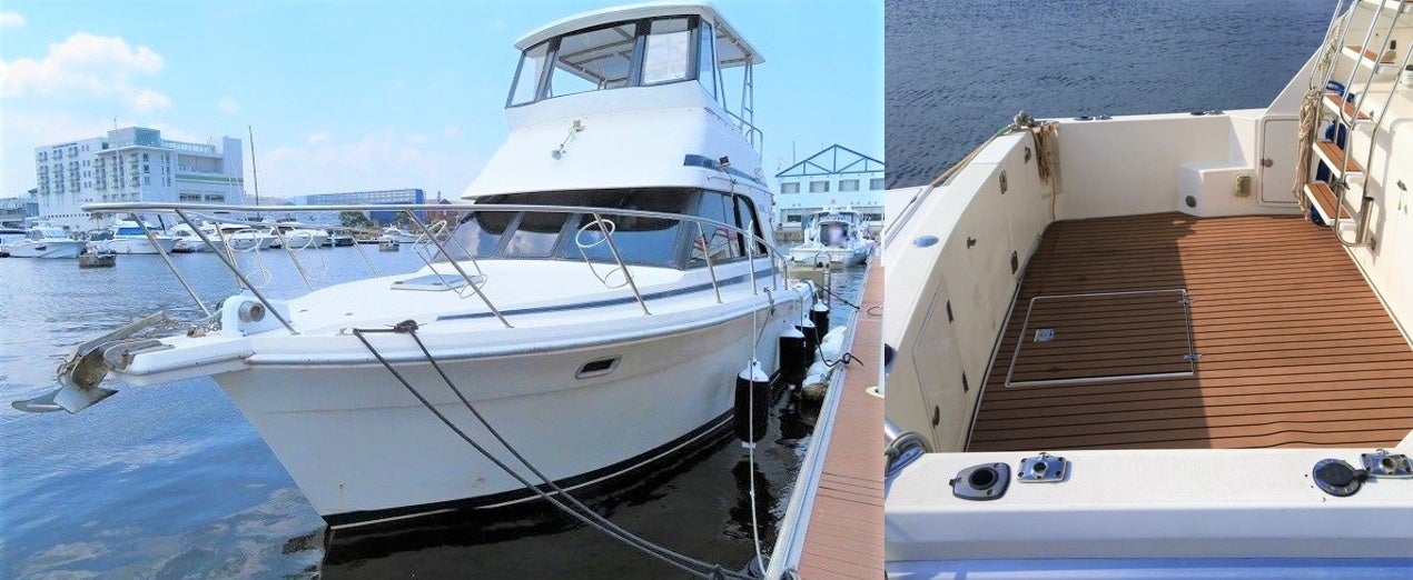 遺族が乗船する小型クルーザー