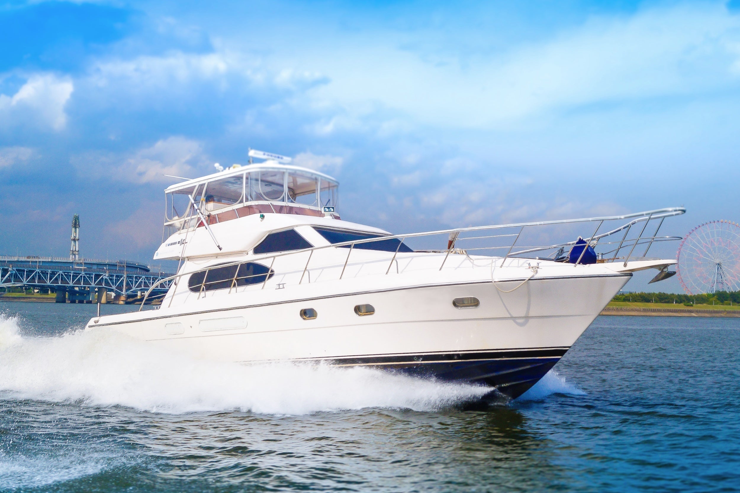 ミッドブルー外観