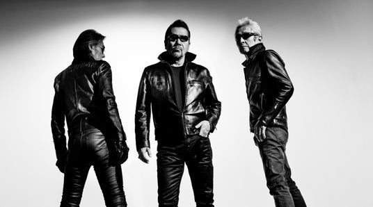 T.C.R.横浜銀蝿R.S. デビュー45周年の集大成!地元横浜での熱狂のファイナルライブがいよいよ映像化!Blu-ray&DVDで完全生産限定盤として同時リリース! T.C.R.横浜銀蝿R.S. デビュー45周年の集大成!地元横浜での熱狂のファイナルライブがいよいよ映像化!Blu-ray&DVDで完全生産限定盤として同時リリース!