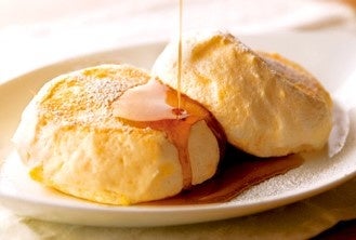 “むさしの森珈琲特製” ふわっとろパンケーキ （蜂蜜入メイプルシロップ添え）
