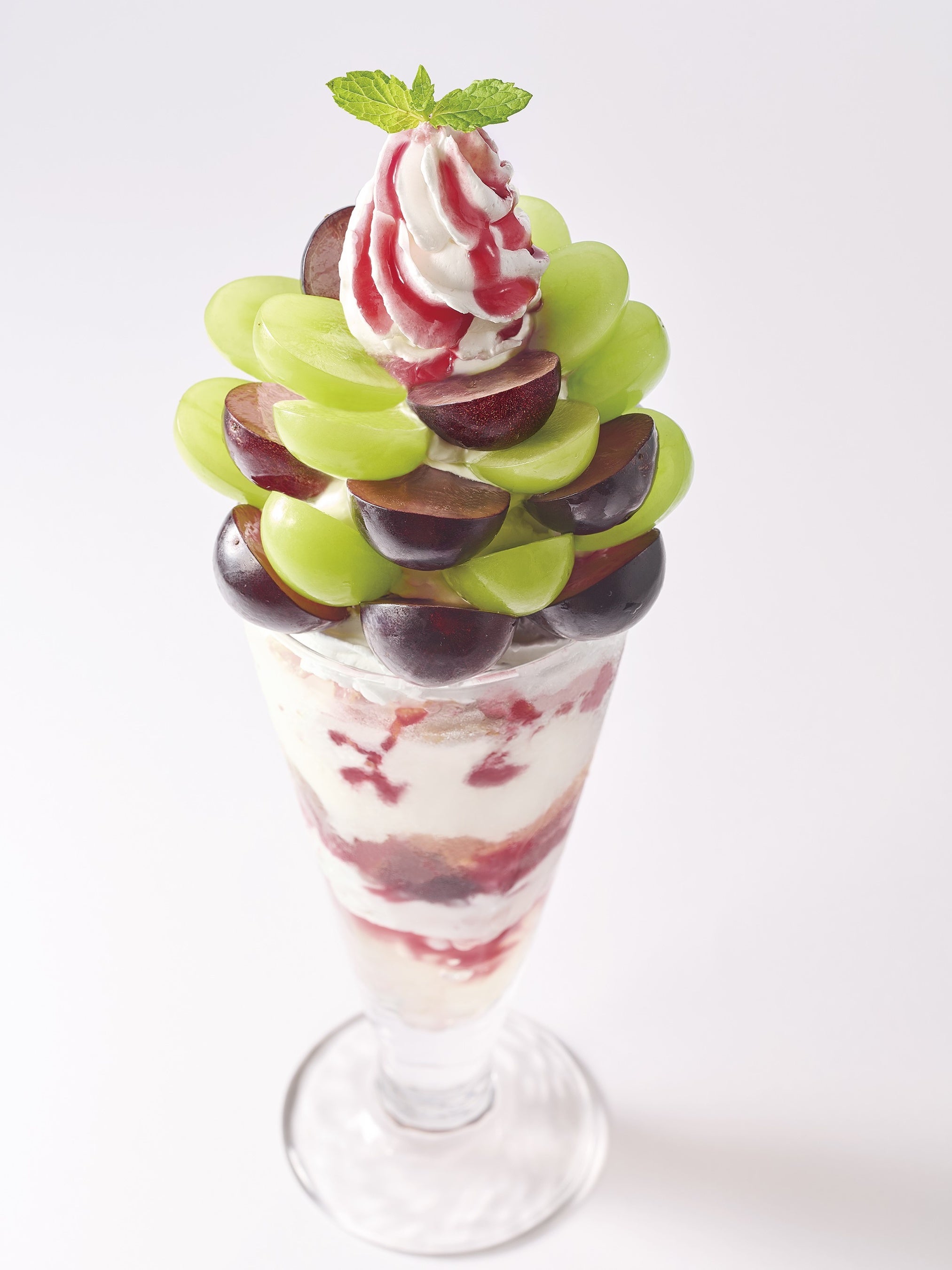 フルーツパフェ⭐️貯金箱⭐️加藤工芸⭐️即購入不可 ジョナサン】14粒の至福！2種ぶどうのDXパフェ＆2度美味しい！鮭と