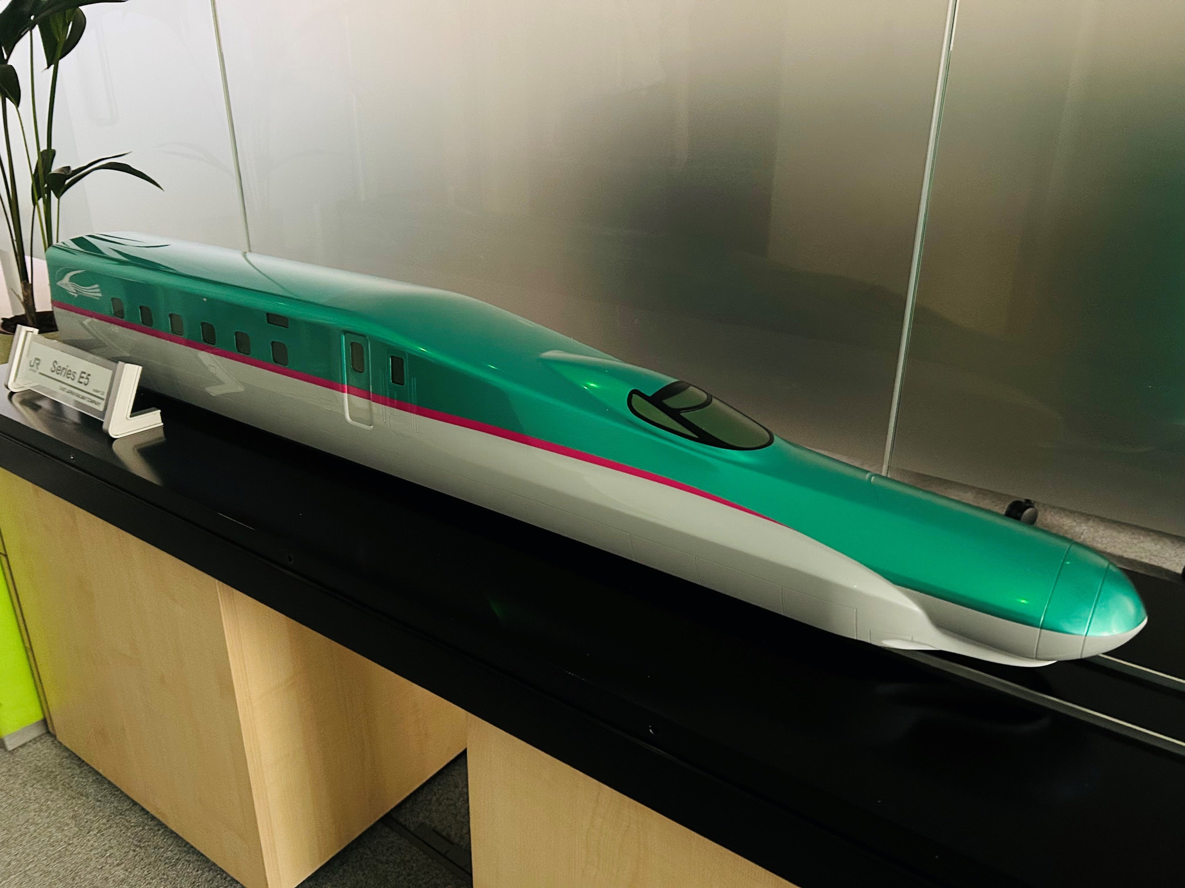 新幹線展示模型（E5系）