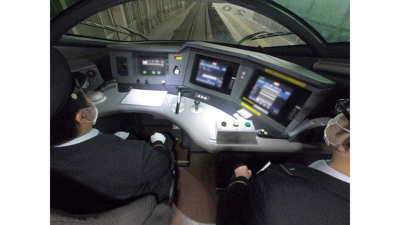 新幹線にドライバレス運転を導入します