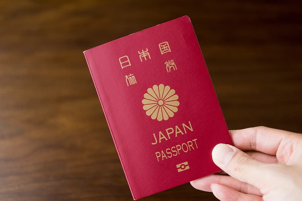 Chart showing Korea, Taiwan, and Singapore as top Asian destinations for Japanese travelers, making up roughly 70% of trips