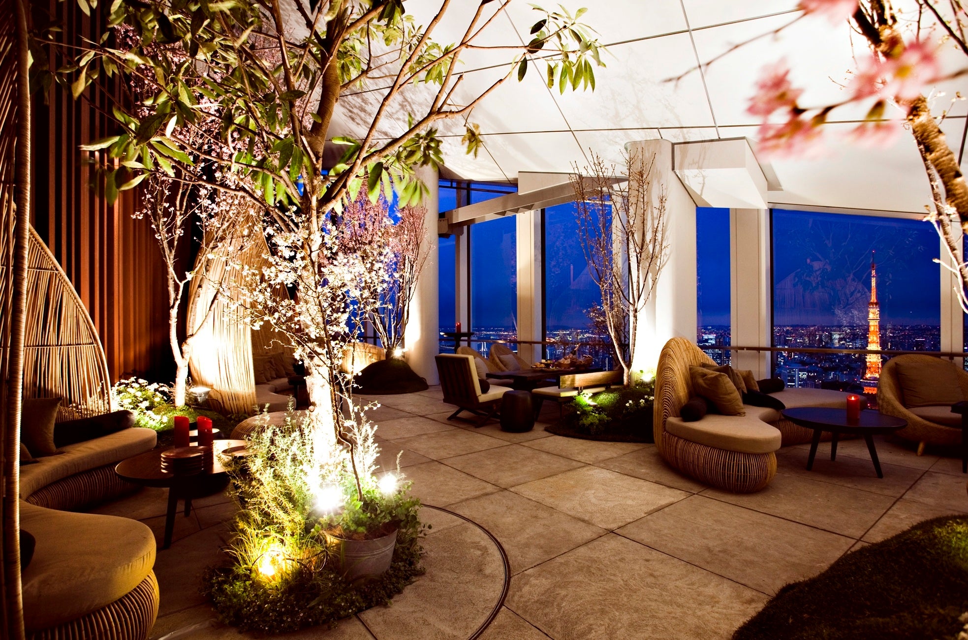 ルーフトップ バー内トライアングルエリア（イブニングタイム）　※イメージ