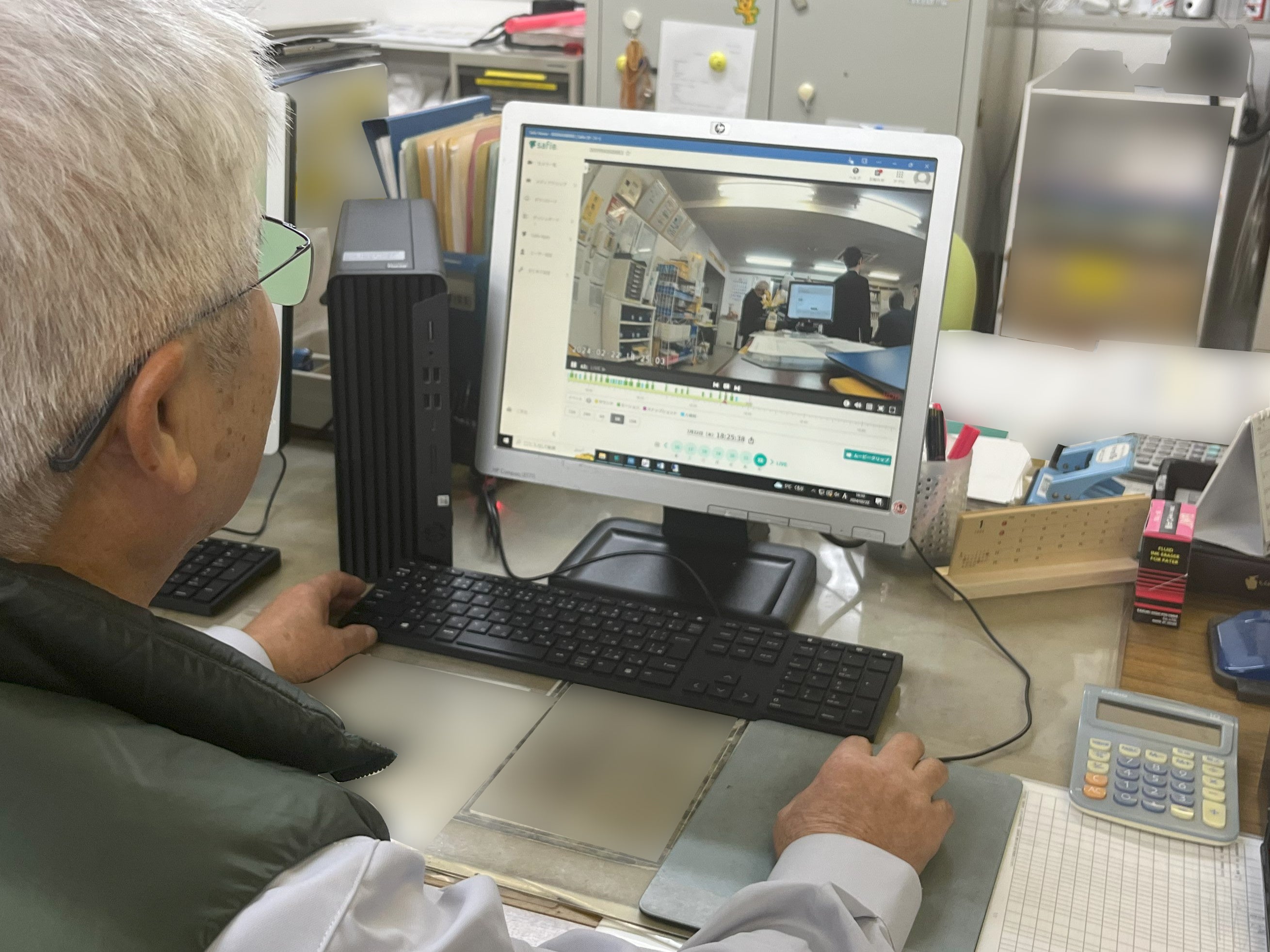 ビューアーを確認する様子