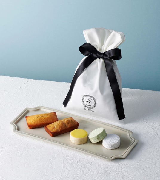 四季菓子の店HIBIKA(ひびか)は、6月1日(月)より9周年を記念して限定ギフトを販売いたします。 四季菓子の店HIBIKA(ひびか)は、6月1日(月)より9周年を記念して限定ギフトを販売いたします。