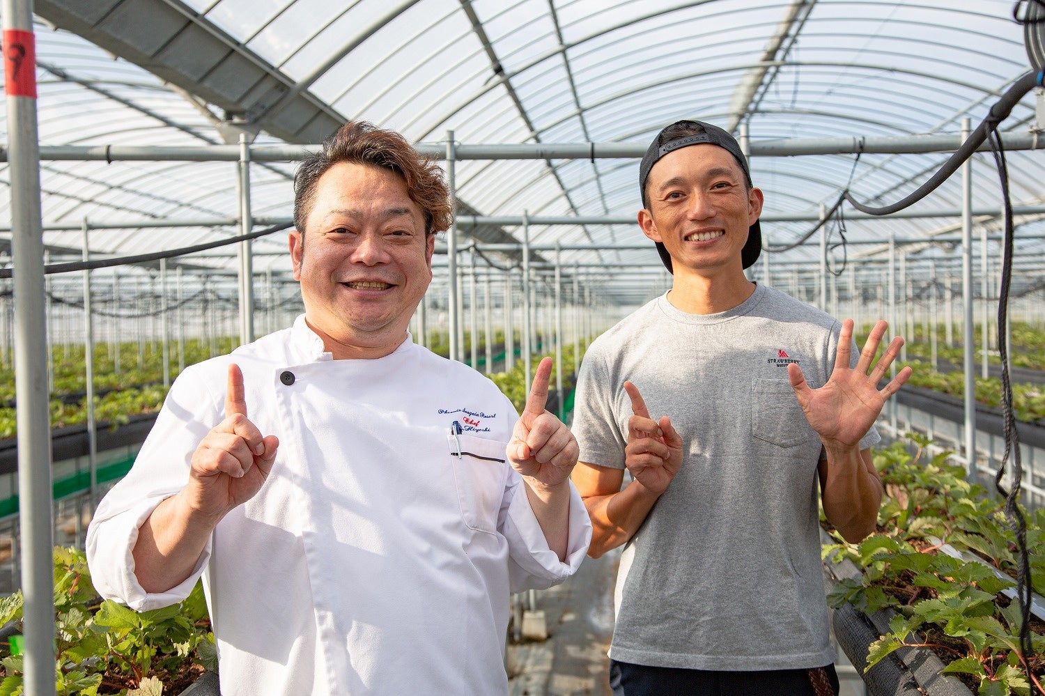 （左）エグゼクティブ シェフ・パティシエ日吉正人 （右）長友一平氏 