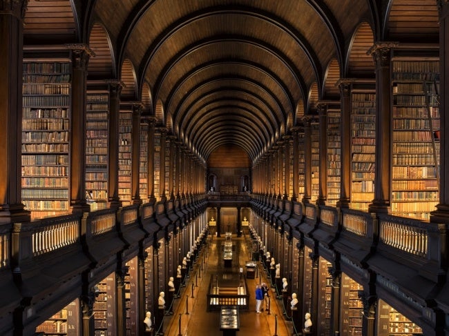 Trinity College, Old Library, Long Room ©Tourism Ireland