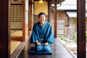 歴史話を披露する「ジャンボ亭小なん」さん(イメージ)