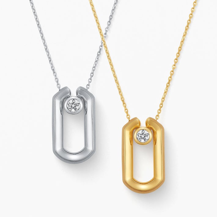 （左）Pt950/Pt850 ダイヤモンド ネックレス、（右）K18YG ダイヤモンド ネックレス