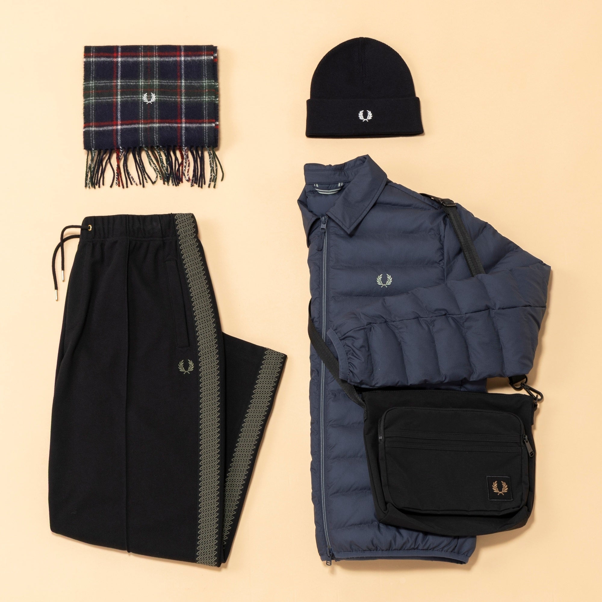 FRED PERRY】ブランド初のオリジナルタータンチェックラッピング登場