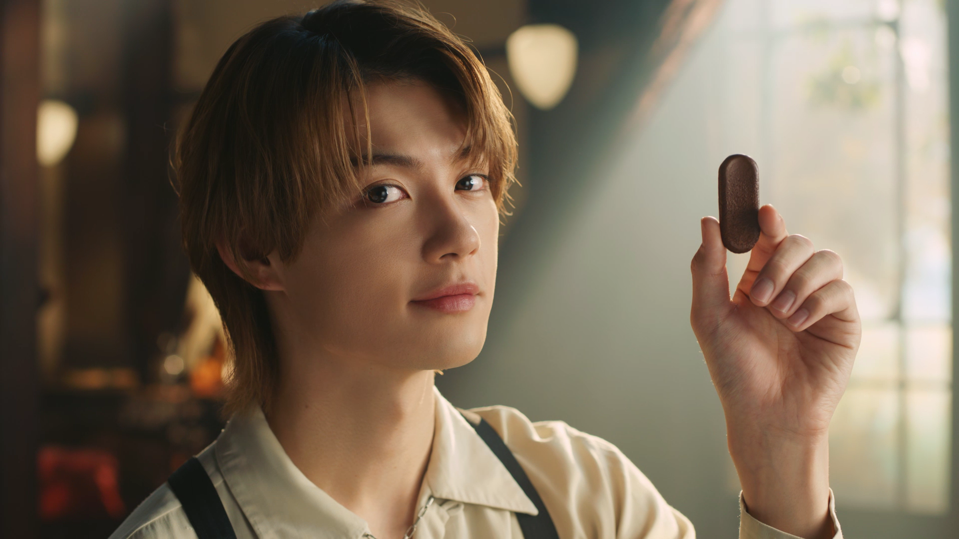 佐野勇斗、「明治 生のとき」新キャラクターに就任！濃密な味わいと余韻にうっとり…カメラを見つめる至福の表情が尊い。新TVCM＆WEB CM公開。メイキング・インタビューも！