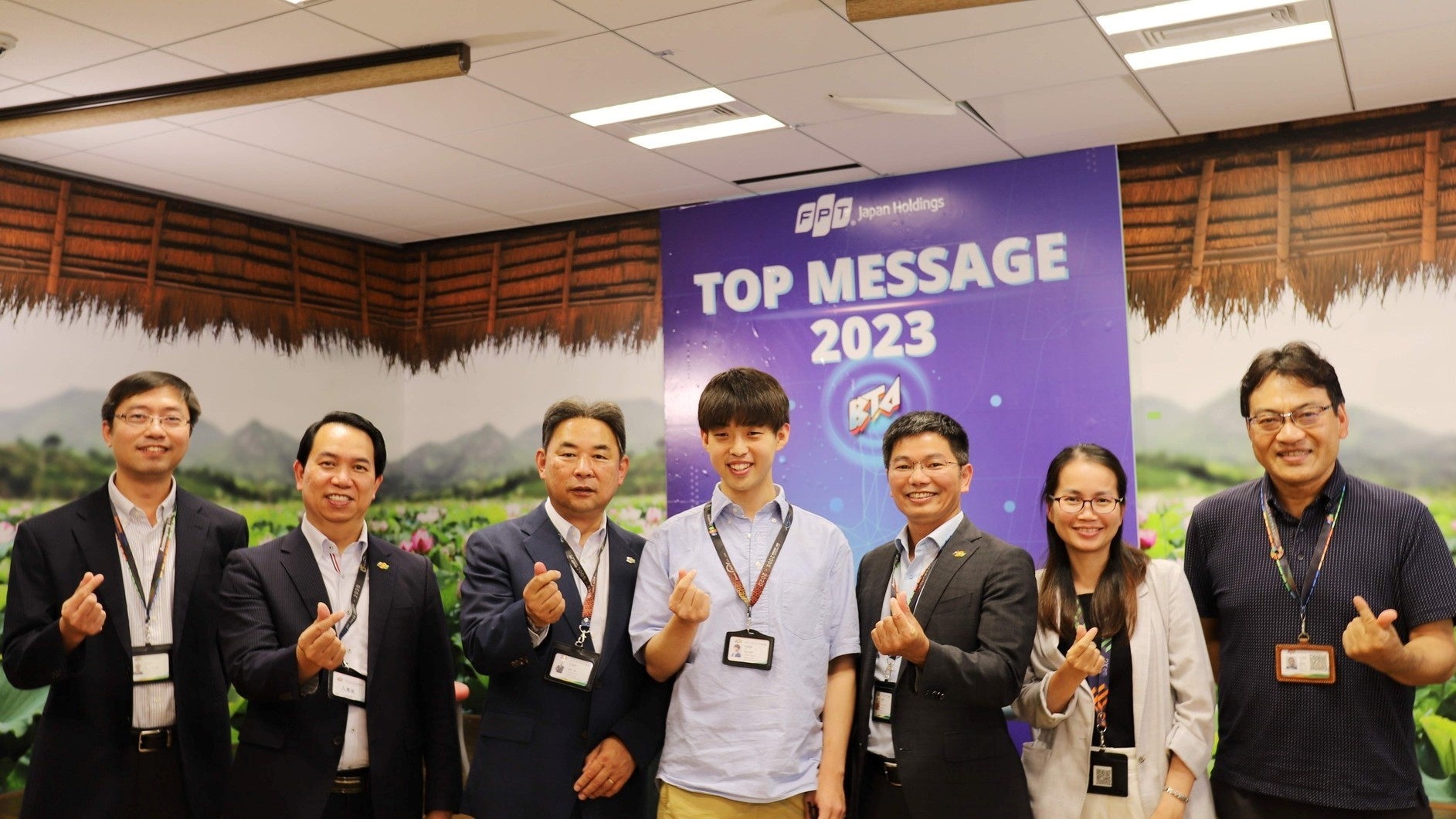 経営陣から業績、今後の戦略等を共有しながら、従業員との共通理解・共感を生むことを目的とした「トップメッセージ」イベントを定期開催しています