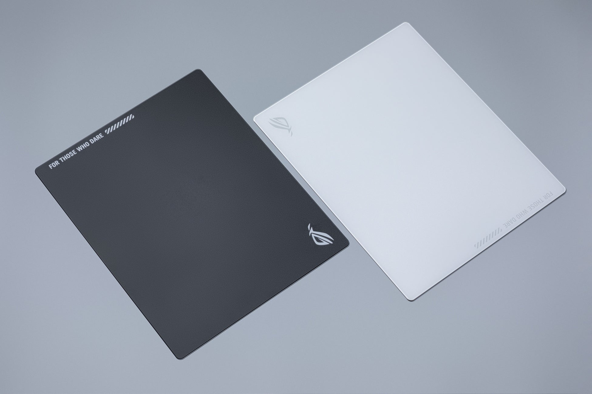 ASUSのゲーミングブランドROGから、初の強化ガラスを使用した大型のゲーミングマウスパッド「ROG MOONSTONE ACE L」が登場! ASUSのゲーミングブランドROGから、初の強化ガラスを使用した大型のゲーミングマウスパッド「ROG MOONSTONE ACE L」が登場!