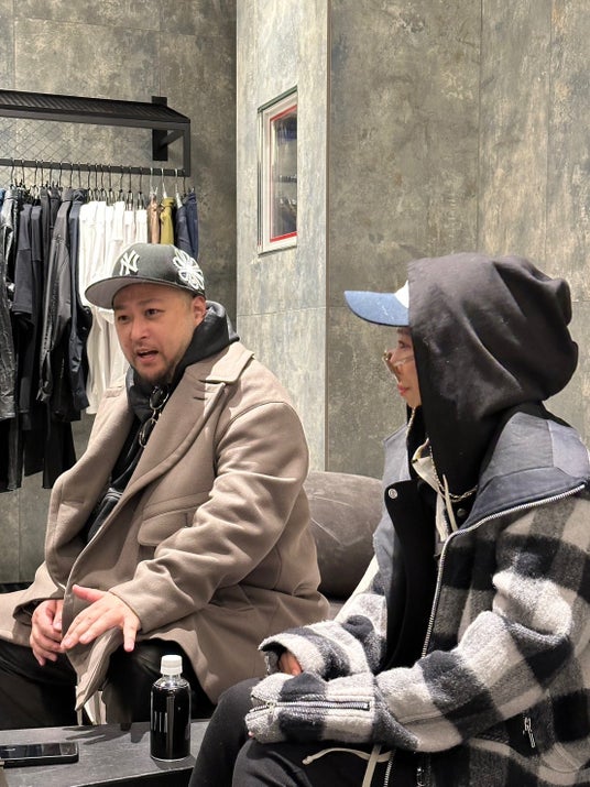 AYURAが運営する「AYIN(アイン)」大阪・アメリカ村に新店。服とアートが融合した空間。 AYURAが運営する「AYIN(アイン)」大阪・アメリカ村に新店。服とアートが融合した空間。