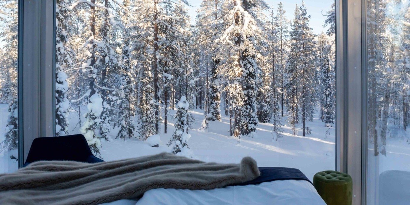 ガラスのキャビンからの眺め(クレジット:Visit Finland)