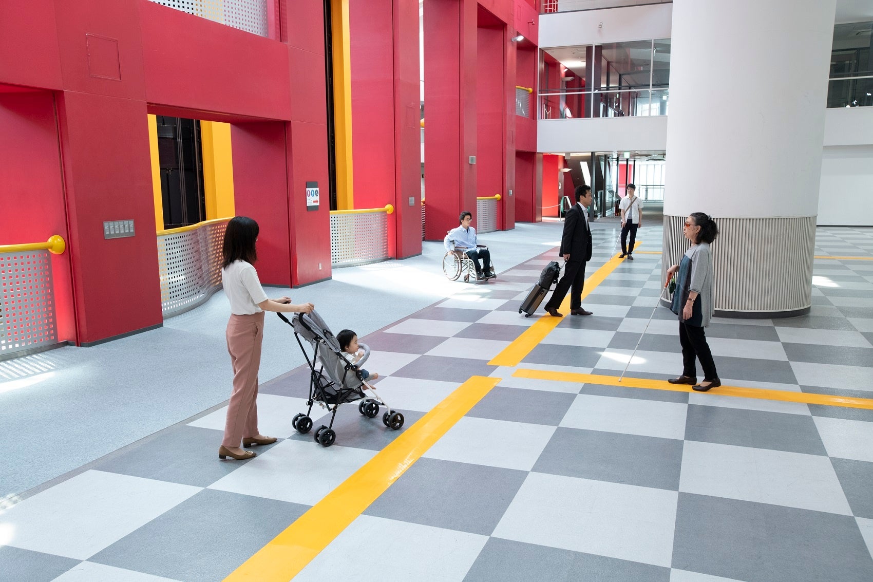 すべての人が自由に移動できる空間を創る誘導マット「歩導くん ガイドウェイ」