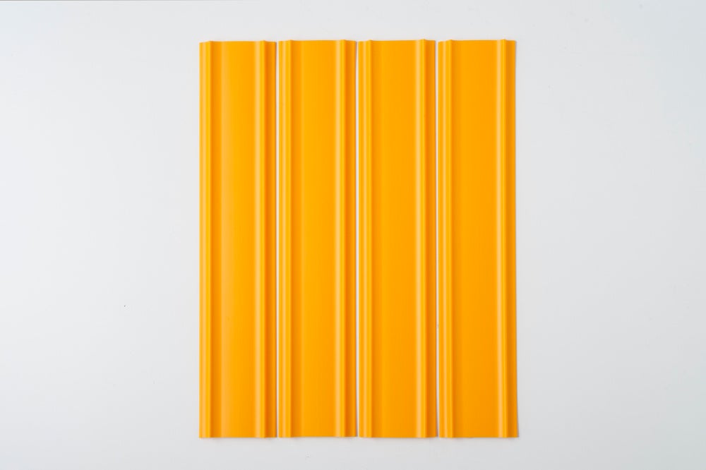 画像の説明：ココテープ1mシートの写真。長さ25cmのココテープが4本並んでいる。A4サイズでカバンに折らずに収納できる。