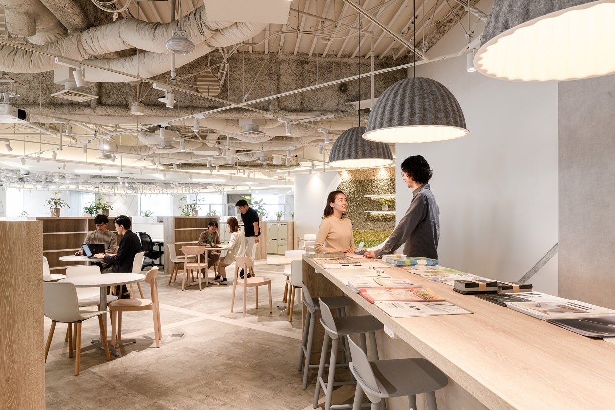 天井スケルトン引渡しによって実現した執務空間