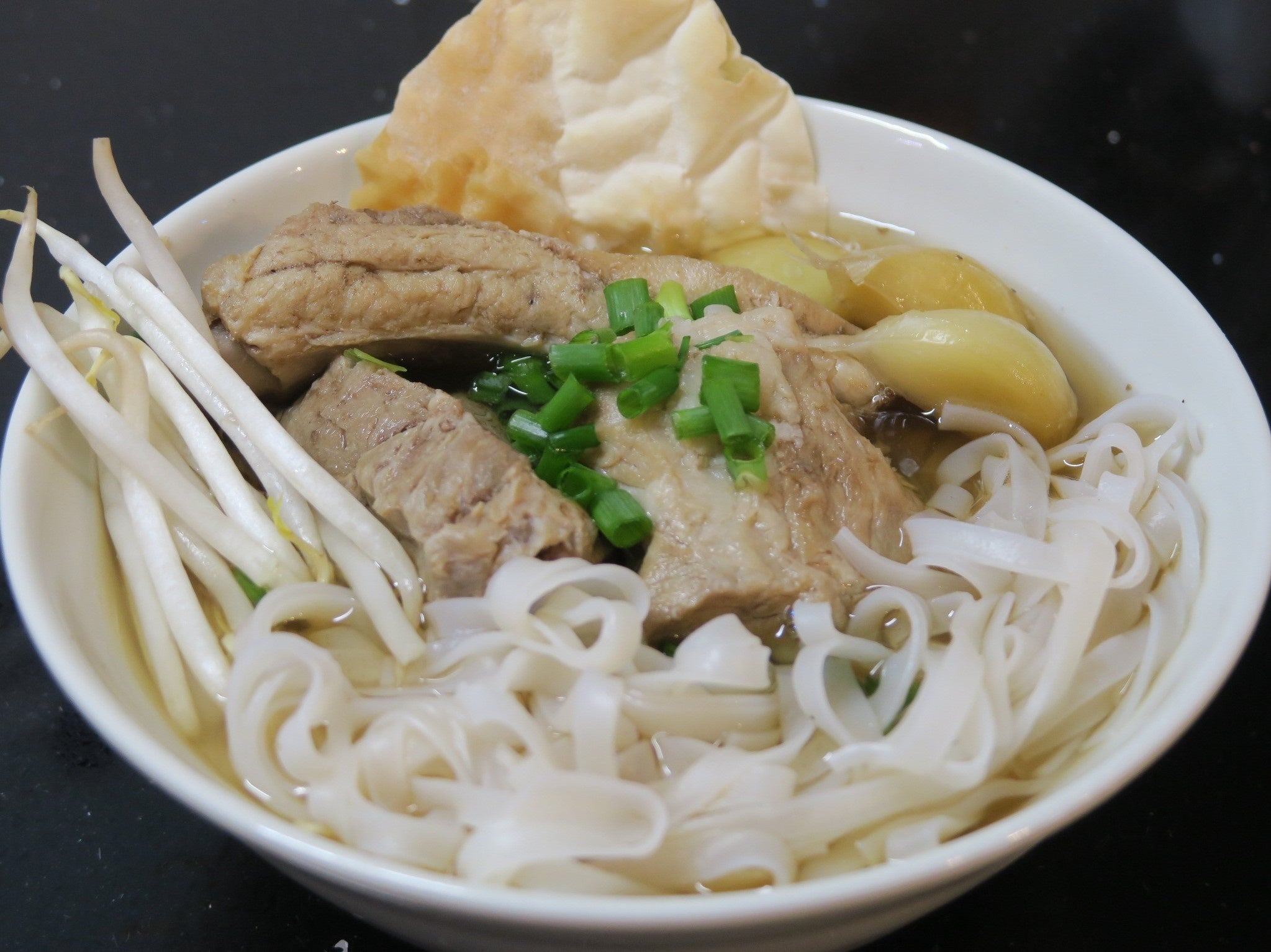 疲労回復の最強ペア　肉骨茶フォー （東京肉骨茶）