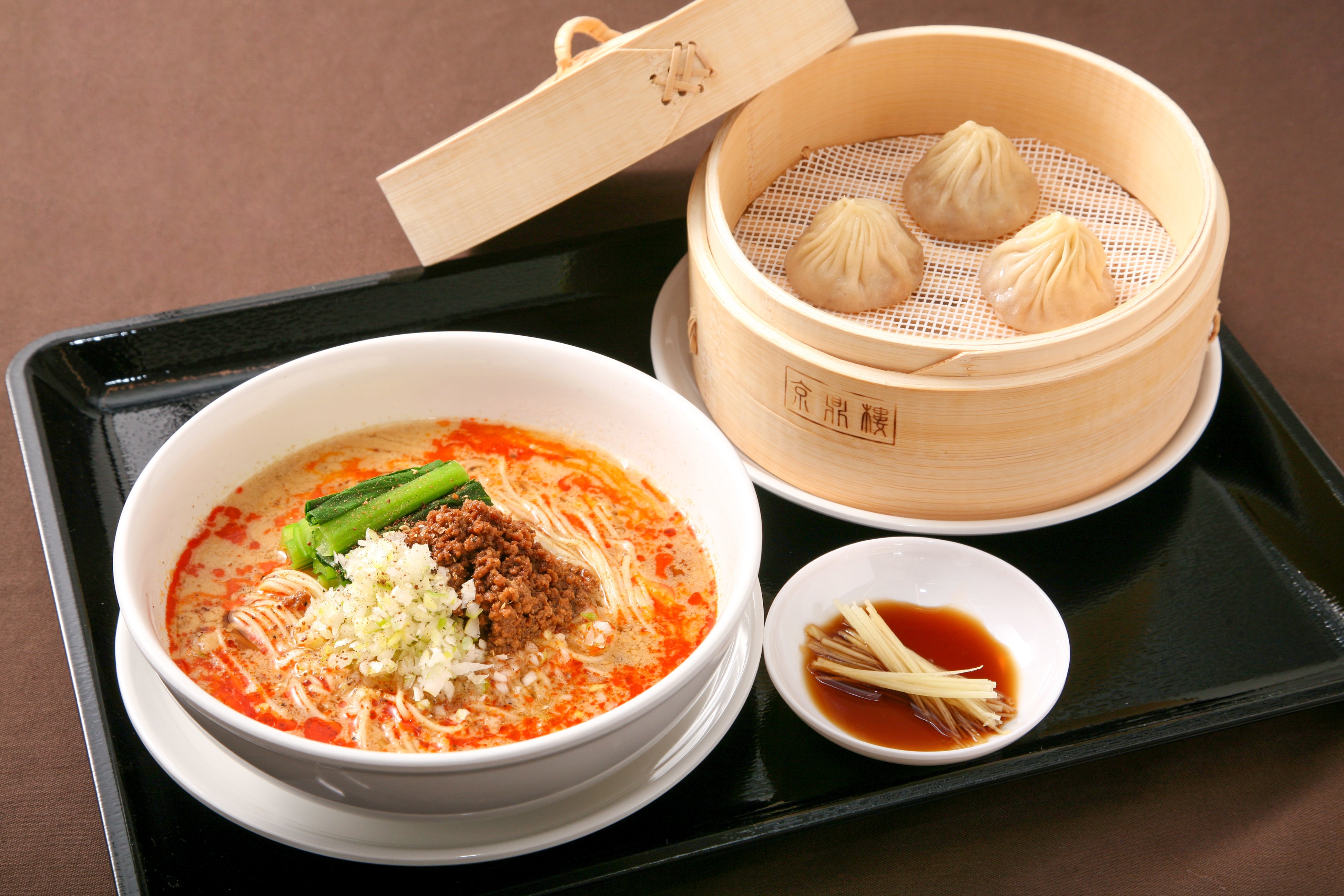 担々麺＋小籠包（3個）セット　1,027円（税込 1,130円）